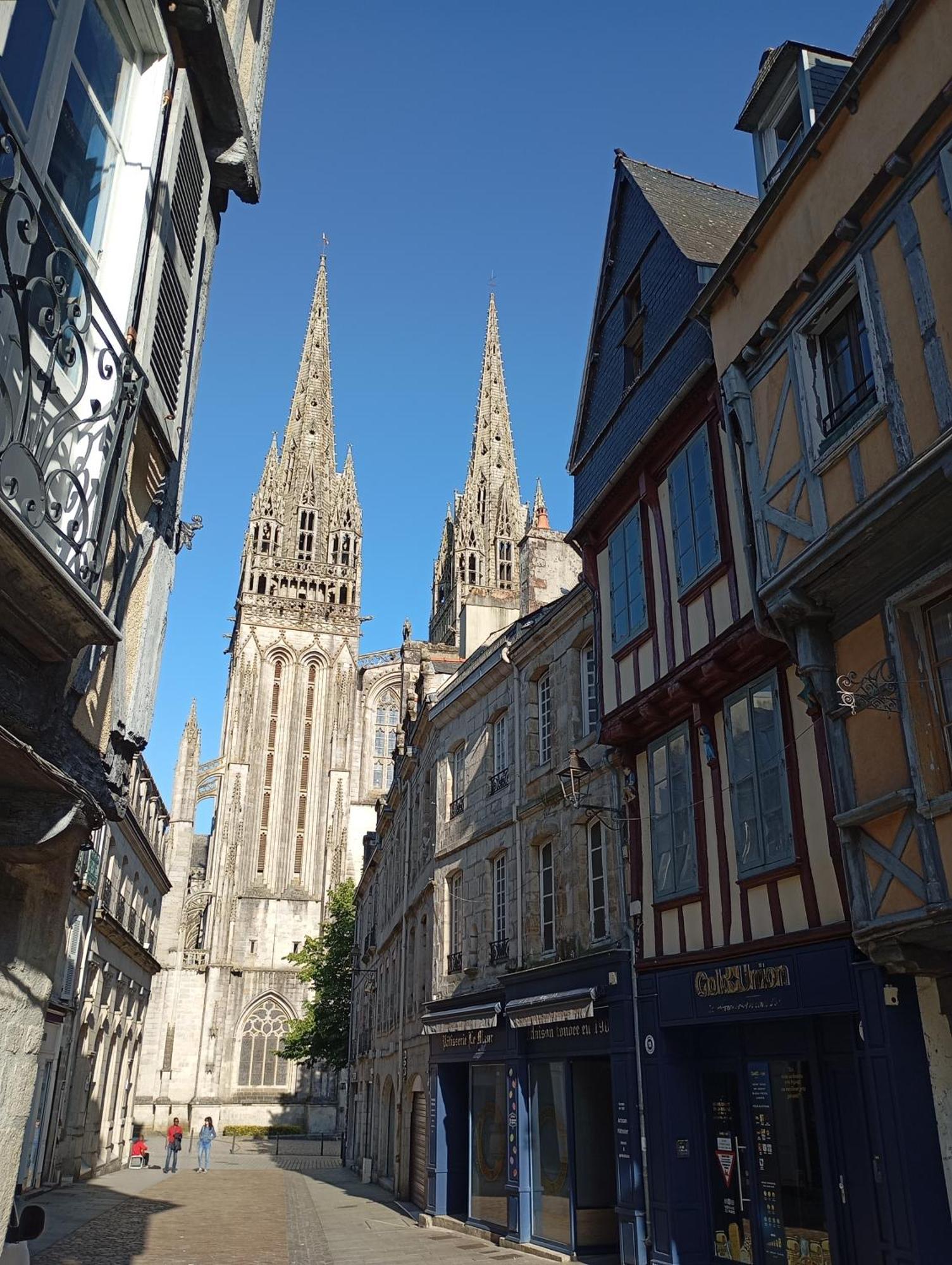 Escapade Romantique Sous Les Toits De Kereon - Centre Historique, Rue Pietonne カンペール エクステリア 写真