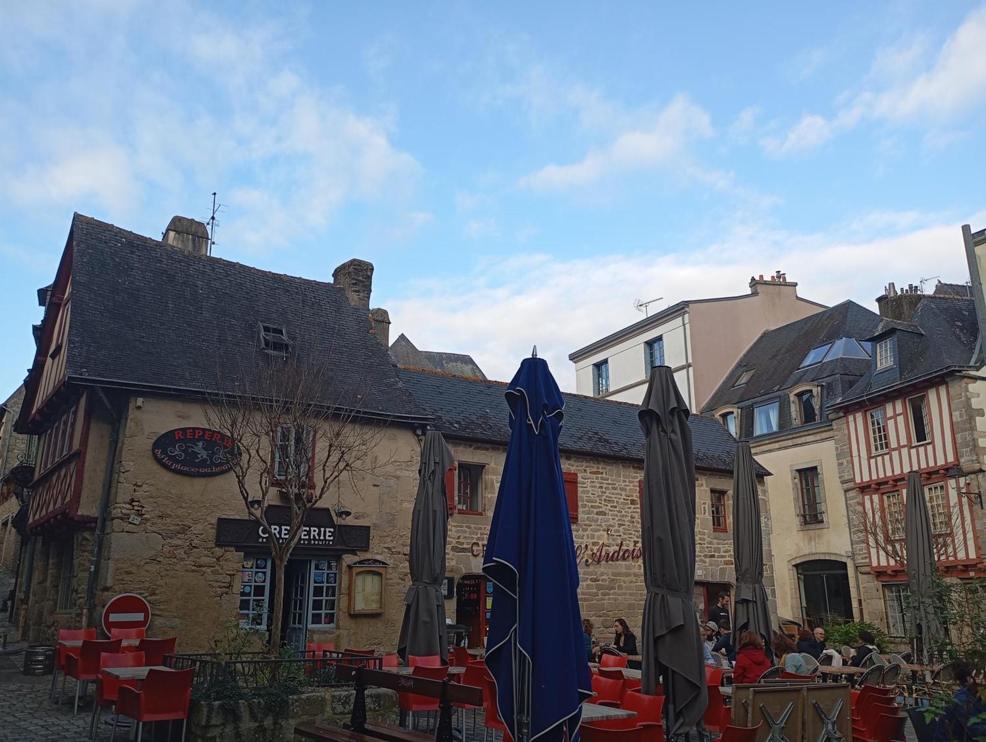 Escapade Romantique Sous Les Toits De Kereon - Centre Historique, Rue Pietonne カンペール エクステリア 写真
